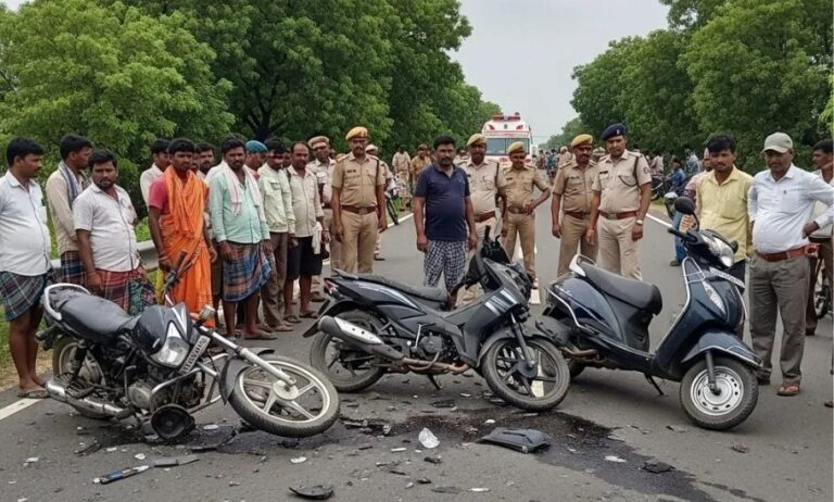 तेज रफ्तार बनी काल, तीन परिवारों में मातम : चठिरमा पुलिया के पास दो बाइकों की भीषण टक्कर, तीन की मौके पर मौत, दो घायल